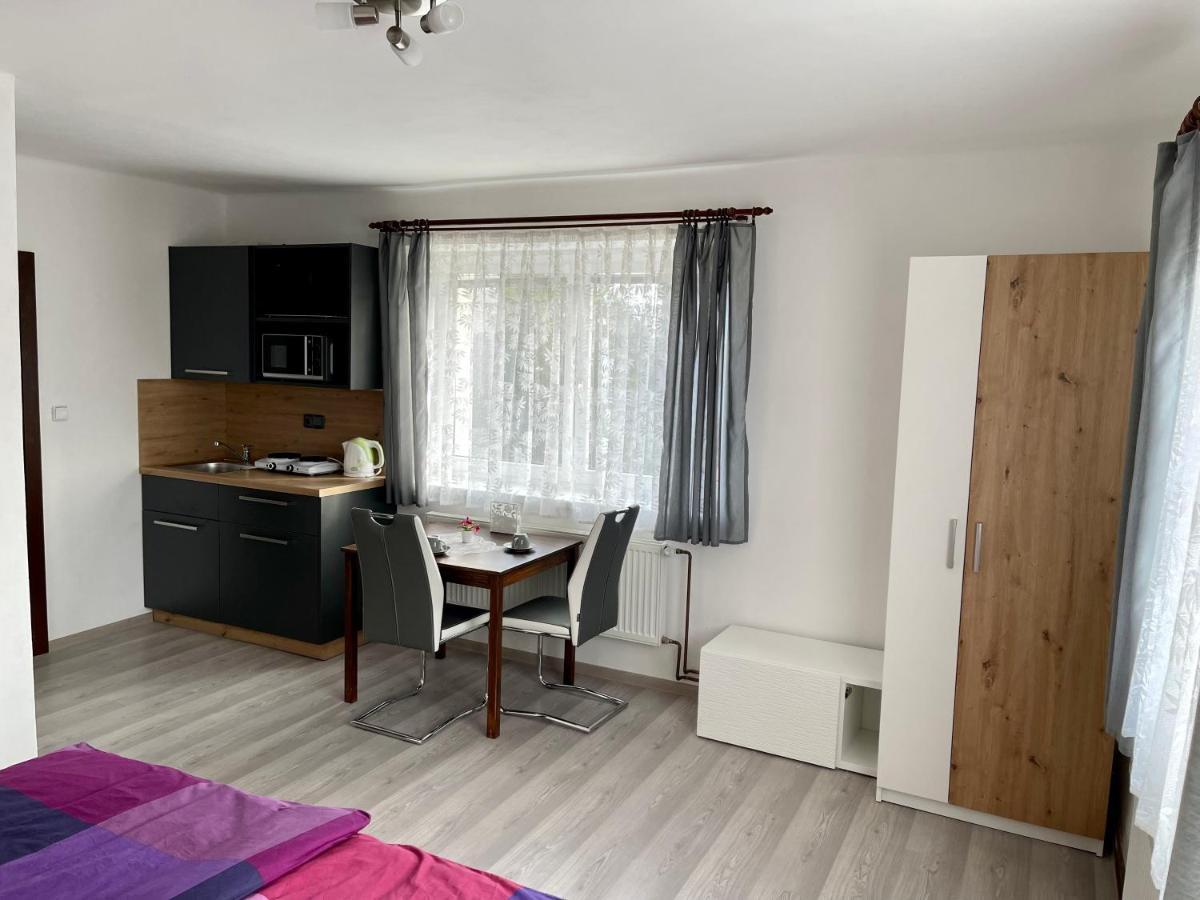 Apartmany Marjanka Jenisovice  Extérieur photo